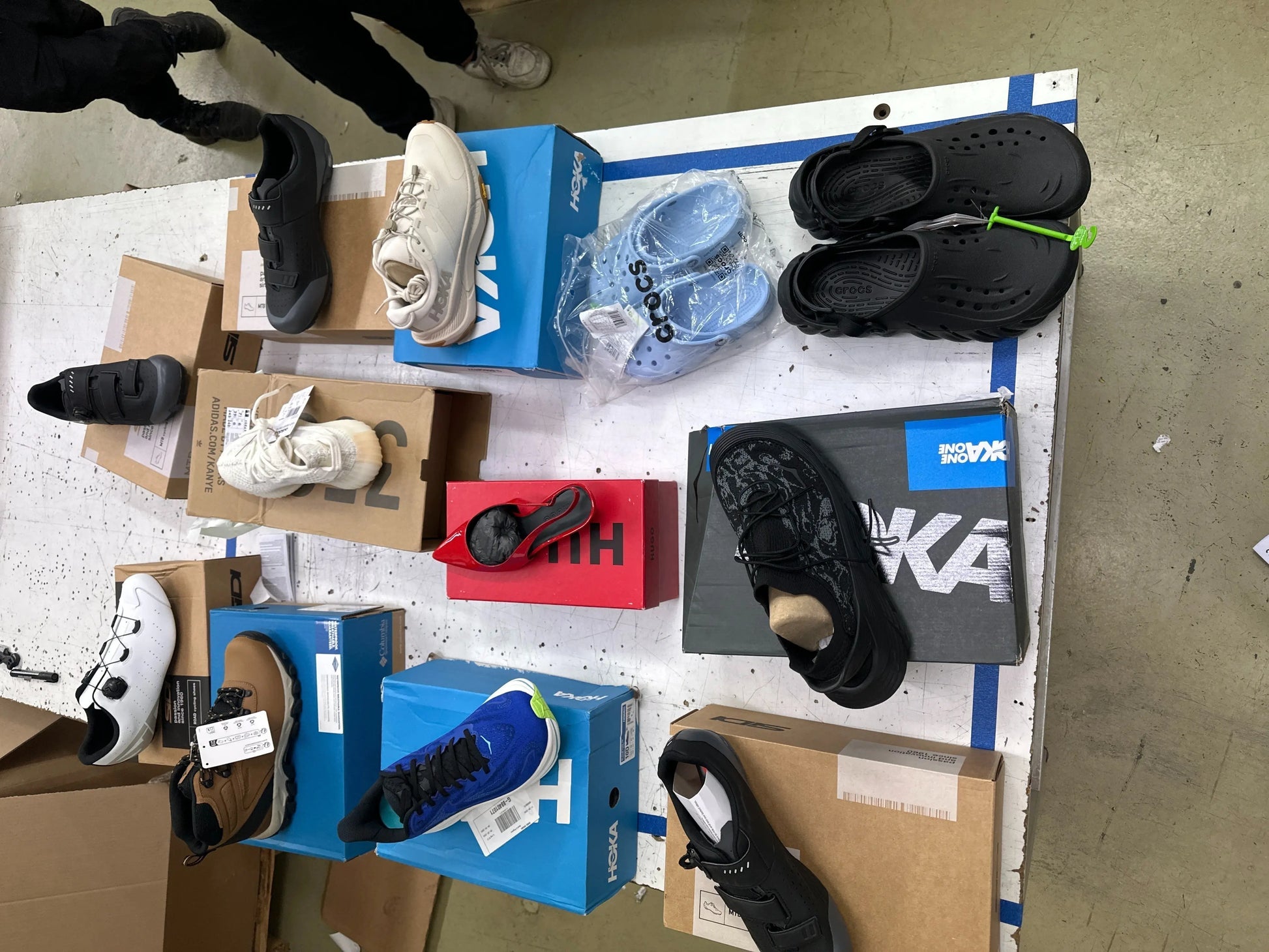 Pallet includes Branded Shoes (LS-0014)-2