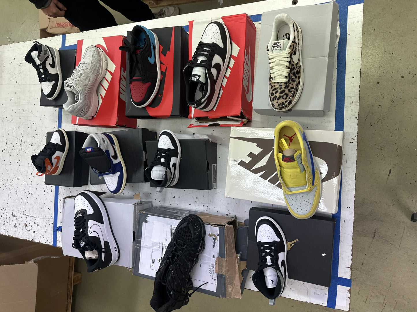 Pallet includes Branded Shoes (LS-0009)-1