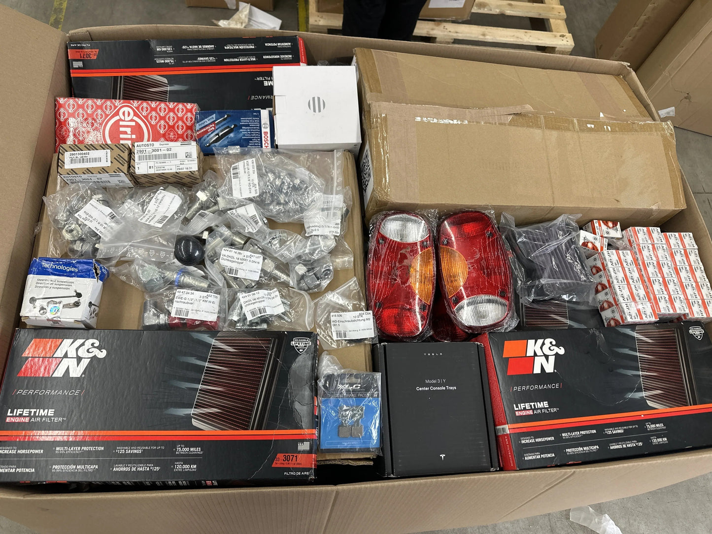Pallet includes Automotive Parts & Accessories items (LS-0004)-1