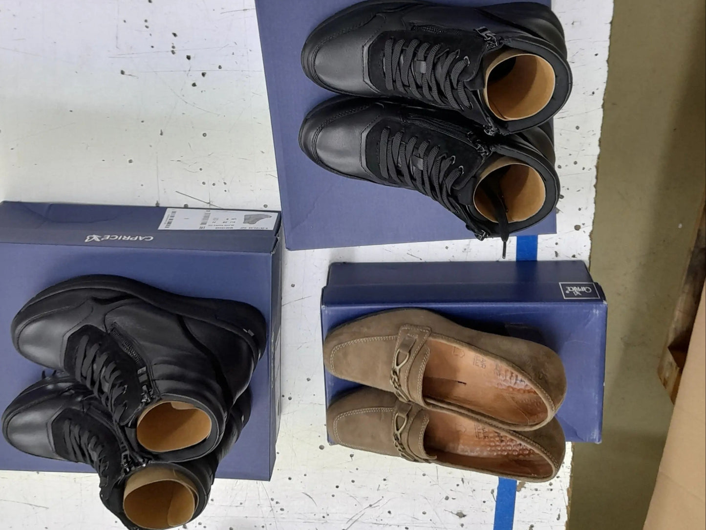 Pallet includes Mix Brand Shoes (LS-0028)-4