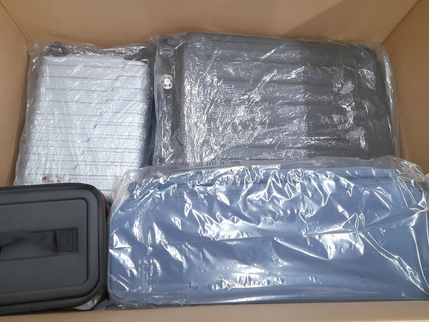 Pallet includes Bags (LS-0041)-2