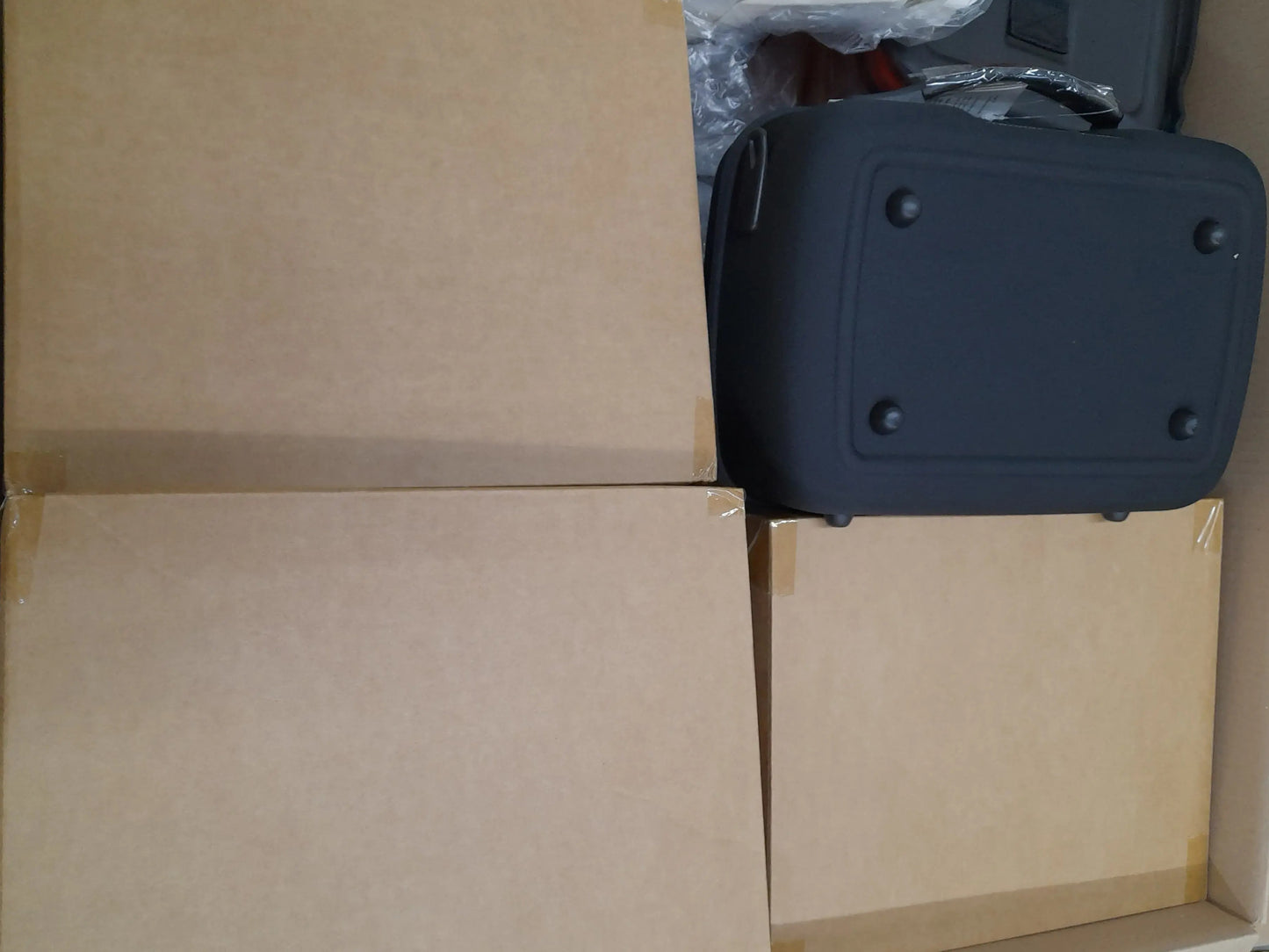 Pallet includes Bags (LS-0041)-4