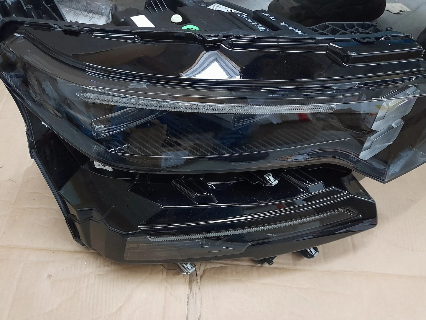Pallet includes Automotive Parts & Accessories items (LS-0040)-2