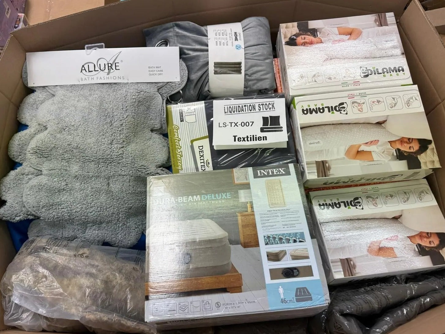 Pallet includes Textiles items (LS-TX-007)-1