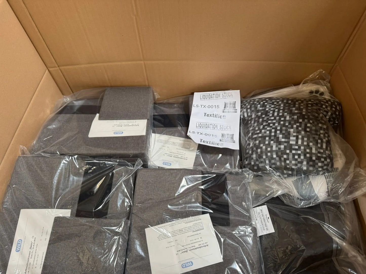 Pallet includes Textiles items (LS-TX-015)-3