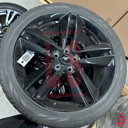 Gemischter Markenreifen und Felgen Posten – 5 Unmanifestierter Paletten