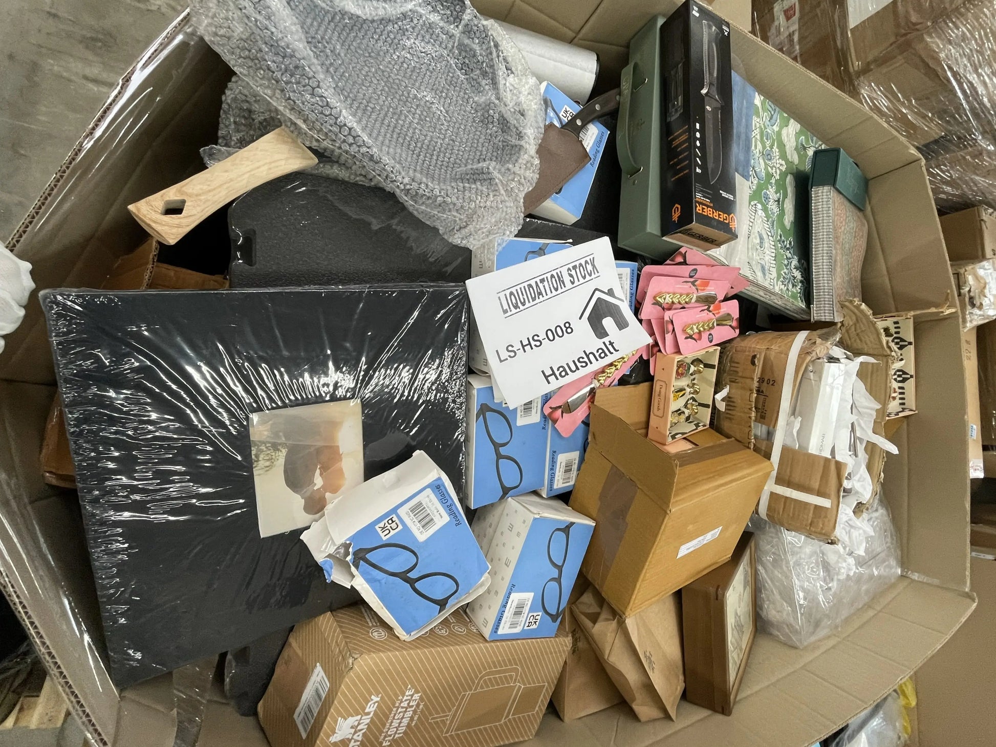 Pallet includes Home items (LS-HS-008)-1