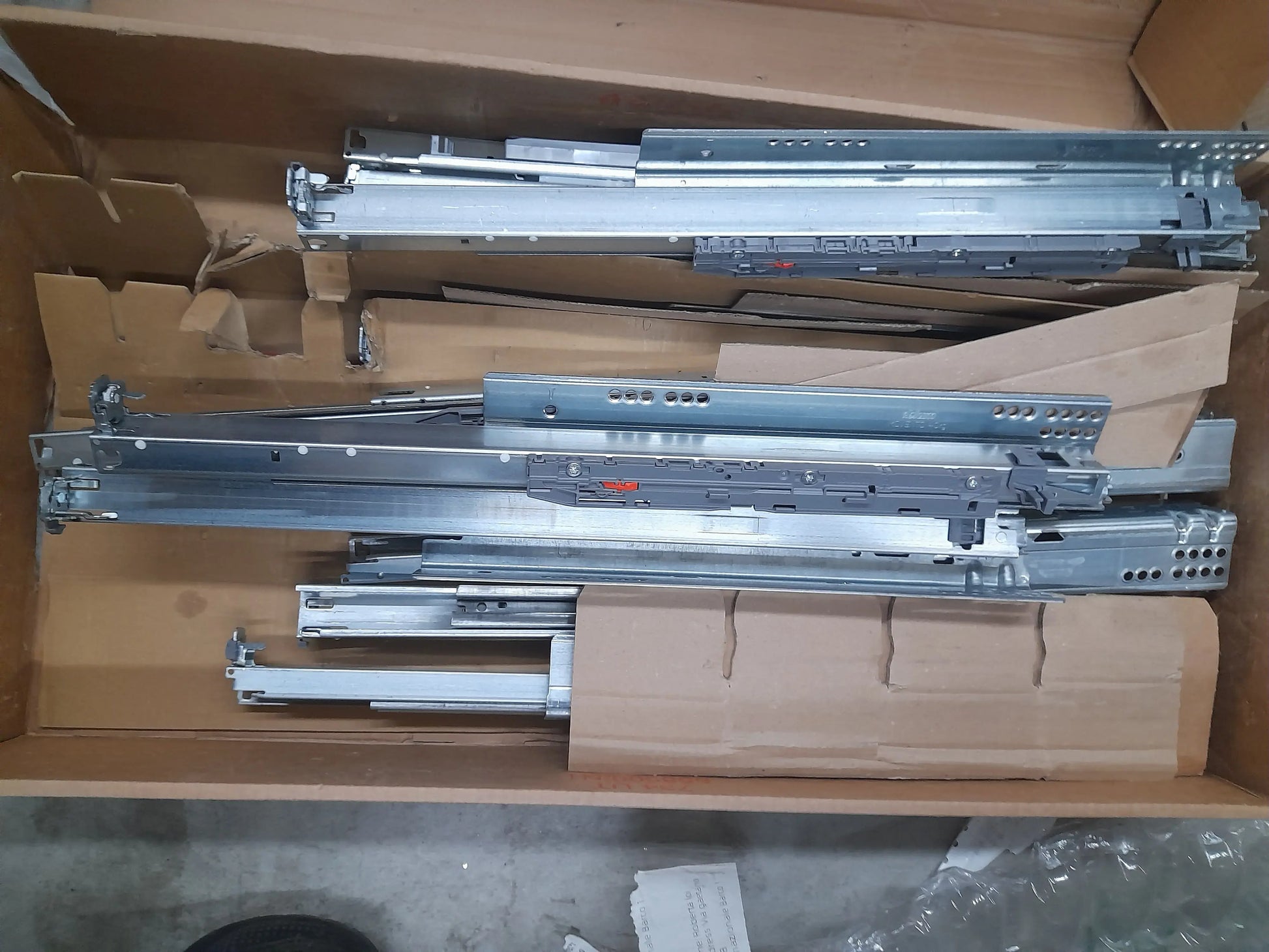 Pallet includes Hardware items (LS-0060)-4