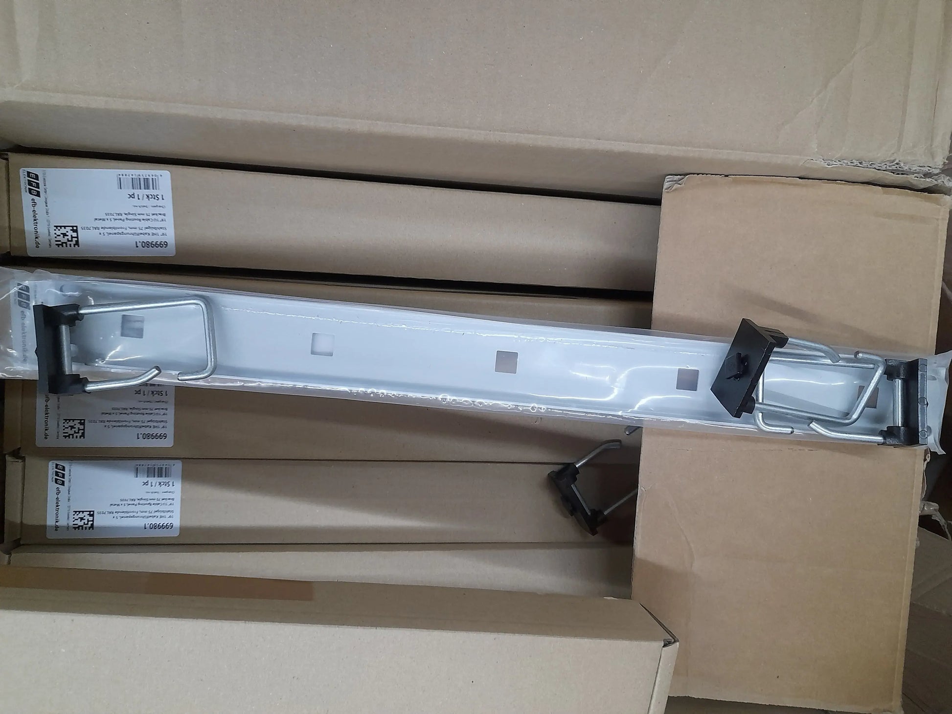 Pallet includes Hardware (LS-0054)-4